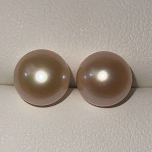 pink champagne pearl earring studs iridescent best luster